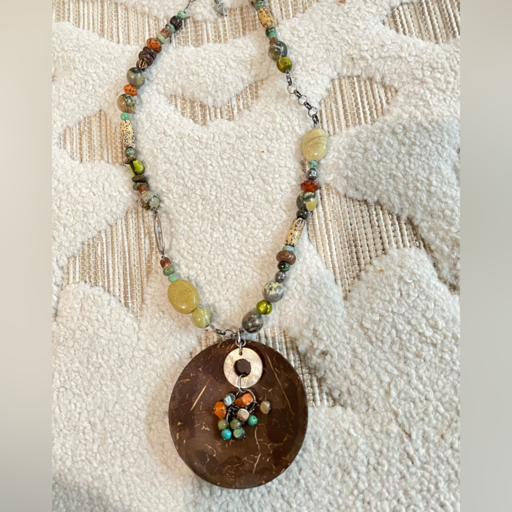 Kabkaban Leaf Pendant Necklace